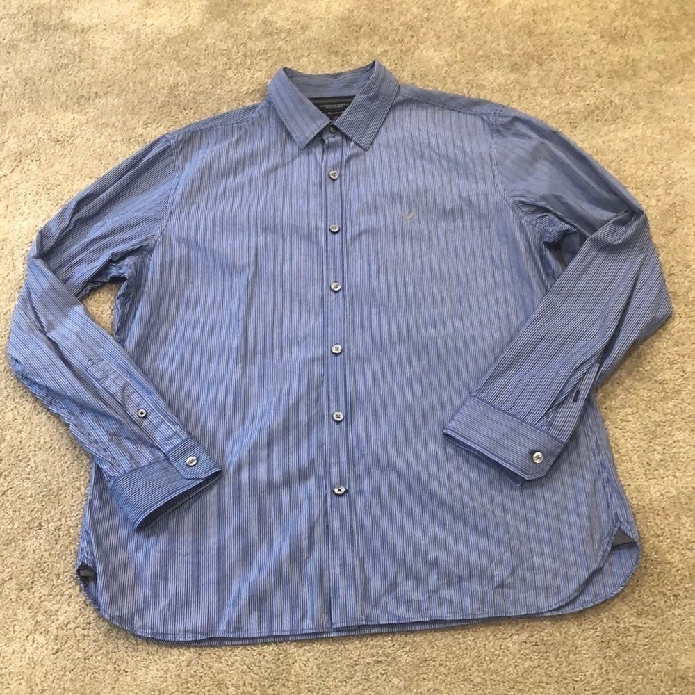 AEO Button Down Slim Fit Shirt Size Large .
